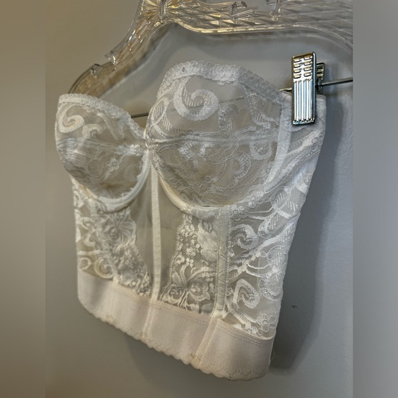 Vintage white lace Goddess corset. Size 38B. Excellent condition. - Picture 8 of 9